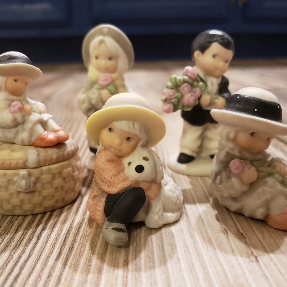 Set of five, small Kim Anderson figurines